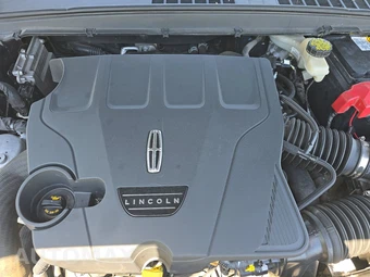 2017 Lincoln Continental Reserve – miniatura 15