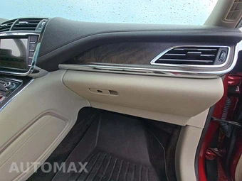 2017 Lincoln Continental Reserve – miniatura 16