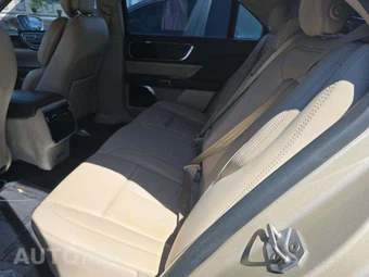 2017 Lincoln Continental Select – miniatura 13