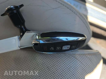 2017 Lincoln Continental Select – miniatura 8