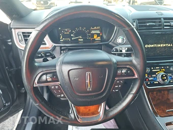 2017 Lincoln Continental Select – miniatura 10