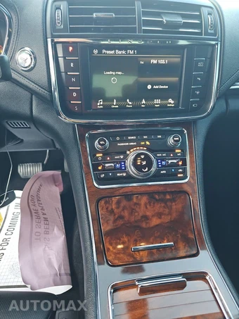 2017 Lincoln Continental Select – miniatura 11