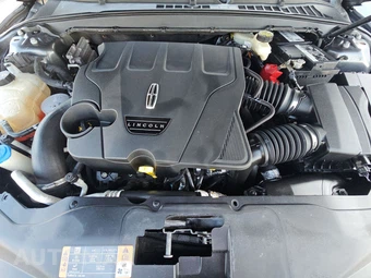 2017 Lincoln Continental Select – miniatura 15