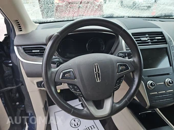 2017 Lincoln MKC Reserve – miniatura 10