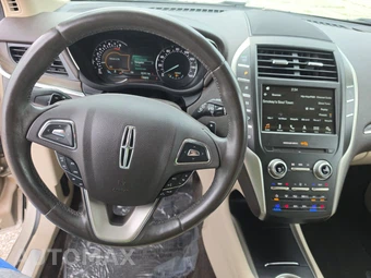 2017 Lincoln MKC Reserve – miniatura 11