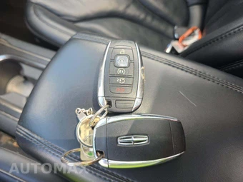 2017 Lincoln MKC Select – miniatura 8