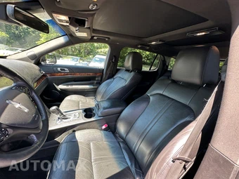 2017 Lincoln MKT w/Livery Pkg – miniatura 11