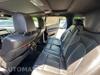 2017 Lincoln MKT w/Livery Pkg – miniatura 21