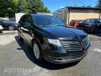 2017 Lincoln MKT w/Livery Pkg – miniatura 3