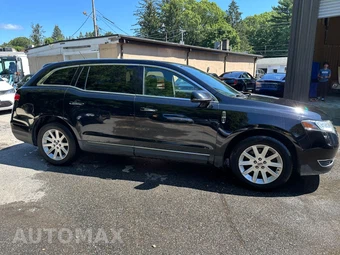 2017 Lincoln MKT w/Livery Pkg – miniatura 4
