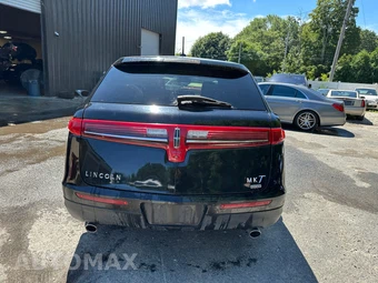 2017 Lincoln MKT w/Livery Pkg – miniatura 6