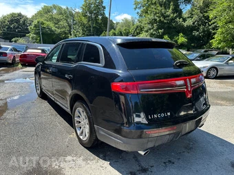 2017 Lincoln MKT w/Livery Pkg – miniatura 7