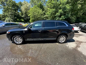 2017 Lincoln MKT w/Livery Pkg – miniatura 8