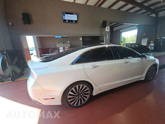 2017 Lincoln MKZ Black Label – miniatura 4