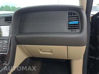 2017 Lincoln Navigator Reserve – miniatura 17