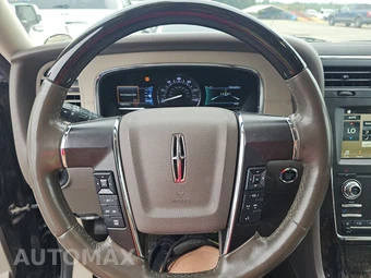 2017 Lincoln Navigator Select – miniatura 10