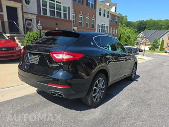 2017 Maserati Levante – miniatura 3