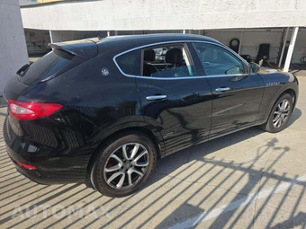 2017 Maserati Levante – miniatura 3