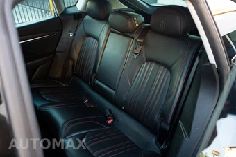 2017 Maserati Levante – miniatura 38