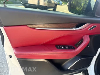 2017 Maserati Levante – miniatura 10