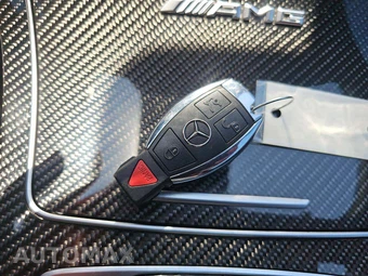2017 Mercedes-Benz AMG C 63 S Coupe - miniatura 8