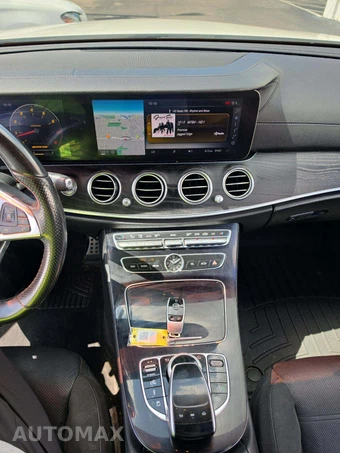 2017 Mercedes-Benz AMG E 43 4MATIC Sedan – miniatura 10