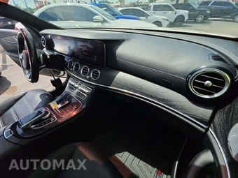 2017 Mercedes-Benz AMG E 43 4MATIC Sedan – miniatura 19