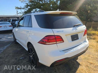 2017 Mercedes-Benz AMG GLE 43 4MATIC – miniatura 2