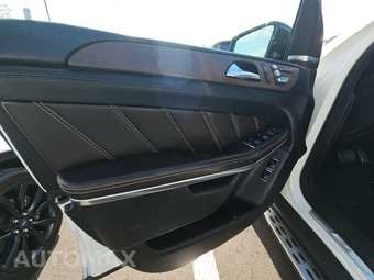 2017 Mercedes-Benz AMG GLS 63 4MATIC – miniatura 9