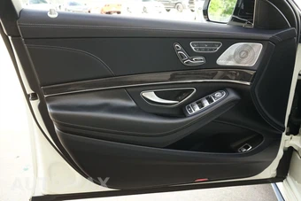 2017 Mercedes-Benz AMG S 63 4MATIC Sedan - miniatura 18