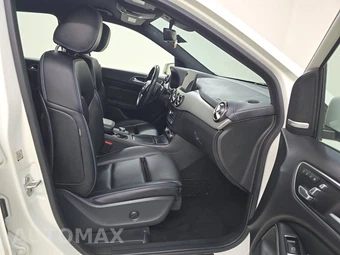2017 Mercedes-Benz B 250e – miniatura 8