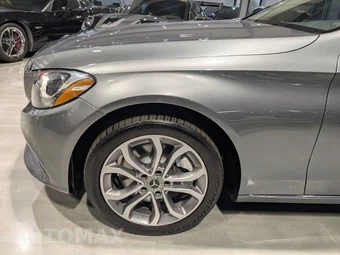2017 Mercedes-Benz C 300 4MATIC Sedan - miniatura 3