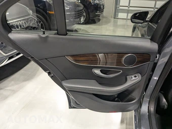 2017 Mercedes-Benz C 300 4MATIC Sedan - miniatura 39