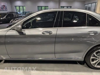 2017 Mercedes-Benz C 300 4MATIC Sedan - miniatura 4