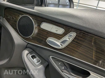 2017 Mercedes-Benz C 300 4MATIC Sedan - miniatura 51