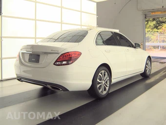 2017 Mercedes-Benz C 300 4MATIC Sedan - miniatura 4