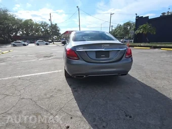 2017 Mercedes-Benz C 300 4MATIC Sedan - miniatura 4