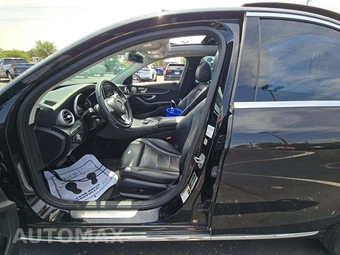 2017 Mercedes-Benz C 300 4MATIC Sedan – miniatura 3