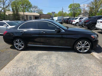 2017 Mercedes-Benz C 300 4MATIC Sedan – miniatura 4