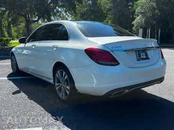 2017 Mercedes-Benz C 300 4MATIC Sedan – miniatura 8