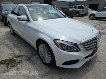2017 Mercedes-Benz C 300 4MATIC Sedan w/Luxury Pkg – miniatura 3