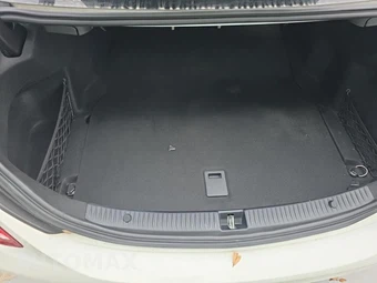 2017 Mercedes-Benz C 300 Sedan - miniatura 19