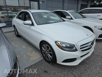 2017 Mercedes-Benz C 300 Sedan - miniatura 3