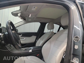2017 Mercedes-Benz C 300 Sedan – miniatura 17