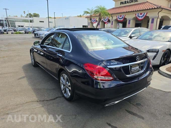 2017 Mercedes-Benz C 300 Sedan - miniatura 2