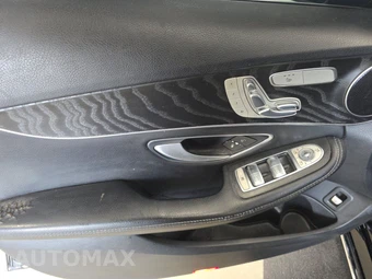 2017 Mercedes-Benz C 300 Sedan – miniatura 9