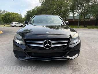 2017 Mercedes-Benz C 300 Sedan - miniatura 2