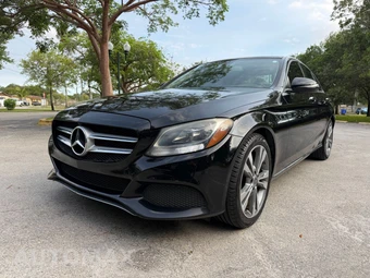 2017 Mercedes-Benz C 300 Sedan - miniatura 8