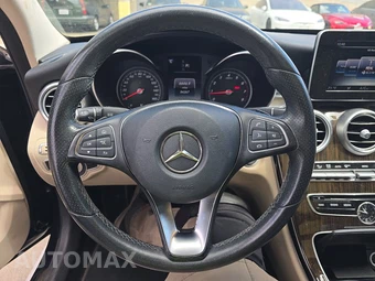 2017 Mercedes-Benz C 300 Sedan - miniatura 10