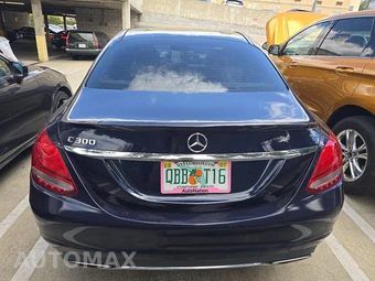 2017 Mercedes-Benz C 300 Sedan - miniatura 5